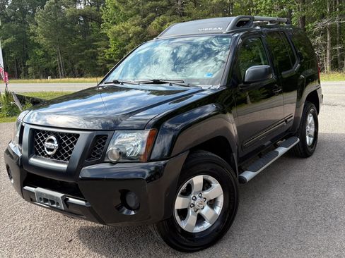 Used 2013 Nissan Xterra S w/ Value Package AWD/4WD image 2