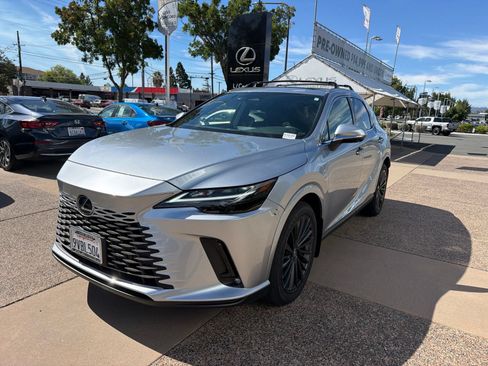 Used 2025 Lexus RX 350h w/ Convenience Package AWD/4WD image 3