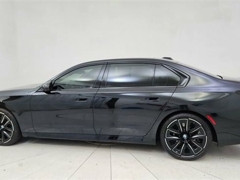 Used 2025 BMW 740i xDrive 740i xDrive w/ Executive Package image 4