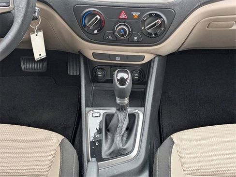 Used 2020 Hyundai Accent SE image 17