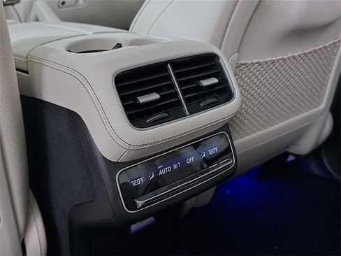 New 2026 Mercedes-Benz GLS 450 4MATIC image 27