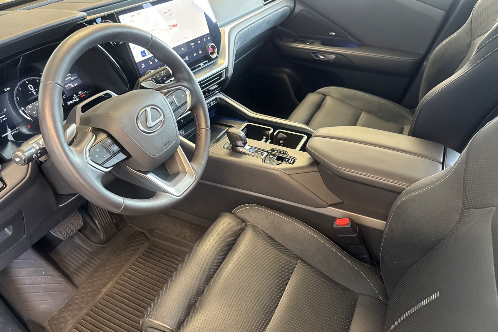 Used 2025 Lexus TX 350 AWD w/ Technology Package image 9