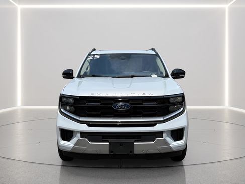 Used 2025 Ford Expedition Platinum AWD/4WD image 8