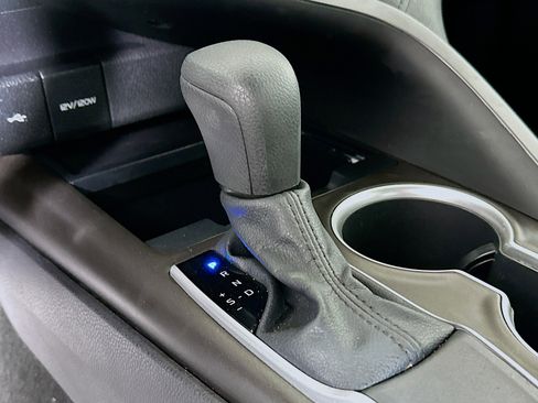 Used 2021 Toyota Camry LE image 21