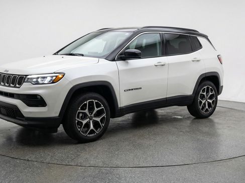 Used 2025 Jeep Compass Limited AWD/4WD image 3