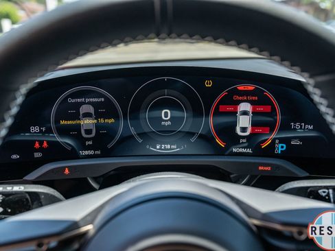 Used 2022 Porsche Taycan Turbo S image 21