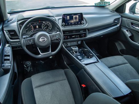 Used 2024 Nissan Rogue SV FWD image 26