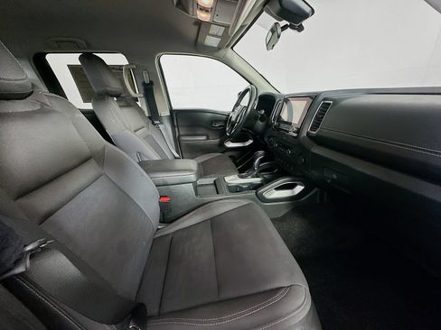 Used 2022 Nissan Frontier SV AWD/4WD image 32