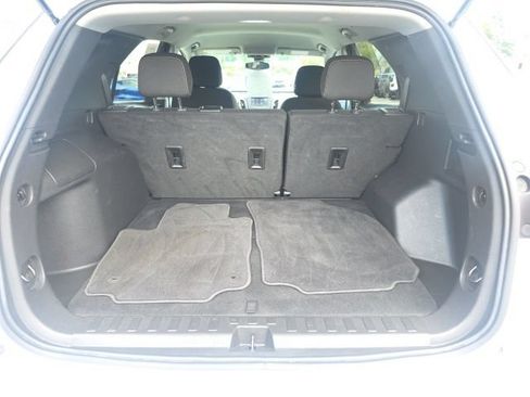 Used 2023 Chevrolet Equinox LT AWD/4WD image 32