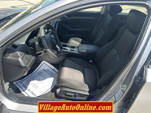 Used 2018 Honda Accord EX image 12