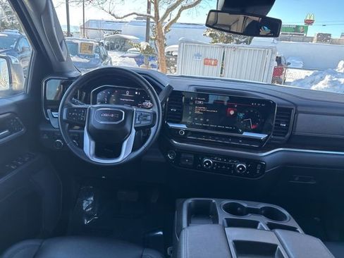 Used 2025 GMC Sierra 1500 SLT image 29