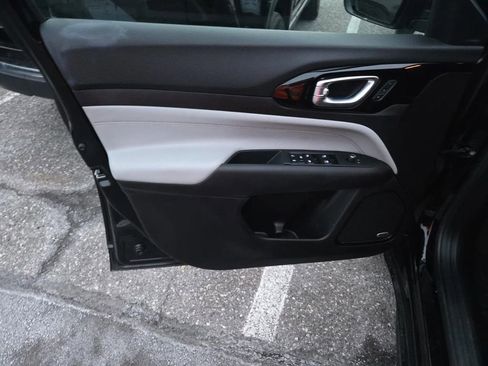 Used 2024 Jeep Compass Limited w/ Elite Group image 13