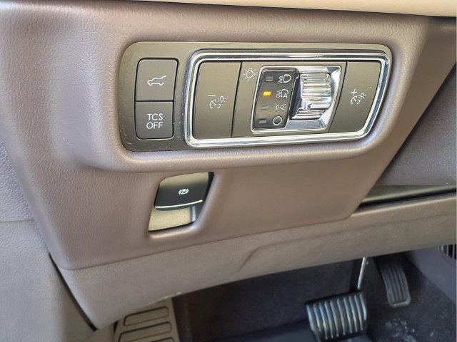 Used 2023 Lincoln Nautilus Reserve FWD image 23