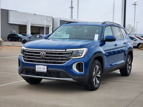 New 2025 Volkswagen Atlas SE image 2