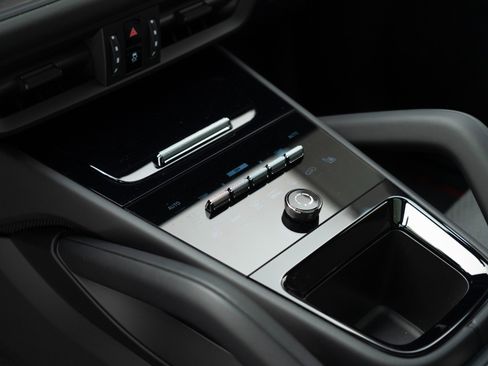 New 2026 Porsche Cayenne GTS AWD/4WD image 27