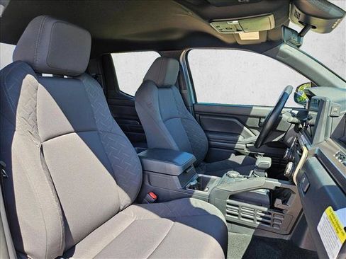 Used 2025 Toyota Tacoma SR5 AWD/4WD image 19