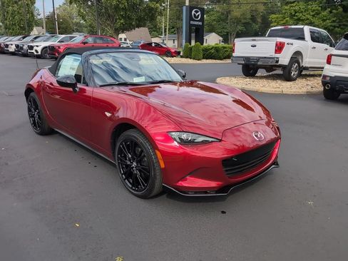 New 2026 MAZDA MX-5 Miata Club w/ Weather Package RWD image 2