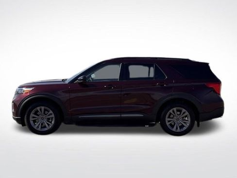 Used 2022 Ford Explorer XLT w/ Equipment Group 202A AWD/4WD image 36