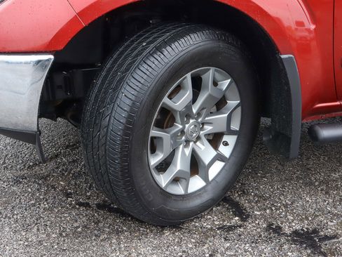 Used 2019 Nissan Frontier SL AWD/4WD image 17
