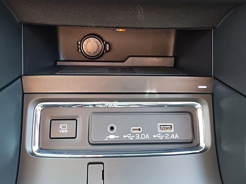 Certified 2025 Subaru Ascent Bronze Edition image 34