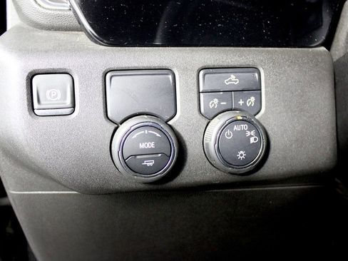 Used 2025 Chevrolet Silverado 1500 LT image 13