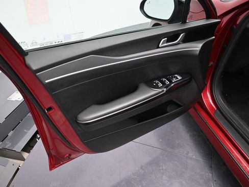 Used 2023 Kia K5 GT-Line image 9