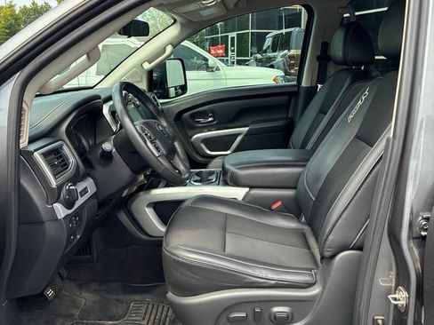 Used 2017 Nissan Titan PRO-4X AWD/4WD image 9