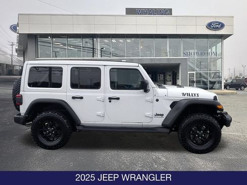 Used 2025 Jeep Wrangler Unlimited Sport AWD/4WD image 9