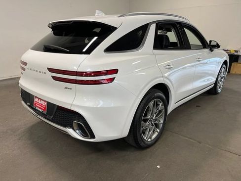 Used 2025 Genesis GV70 2.5T AWD/4WD image 3