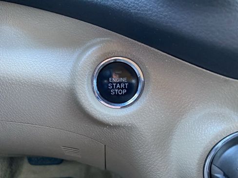 Used 2010 Toyota Highlander Limited image 14