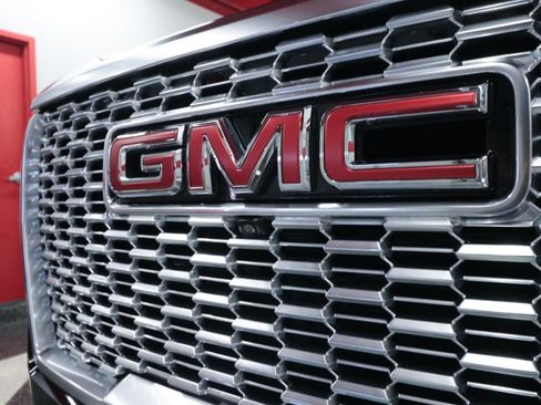 Used 2024 GMC Yukon Denali w/ Denali Reserve Package AWD/4WD image 41