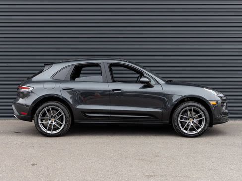 Certified 2026 Porsche Macan AWD/4WD image 8