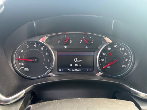 Used 2024 Chevrolet Equinox LT FWD image 13