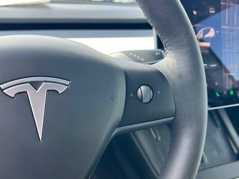 Used 2021 Tesla Model Y Long Range AWD/4WD image 20