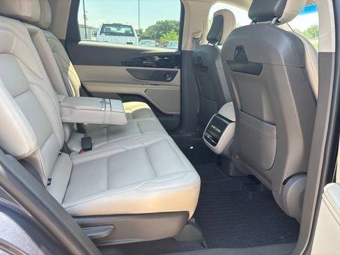 Used 2024 Lincoln Nautilus Premier w/ Equipment Group 102A AWD/4WD image 15