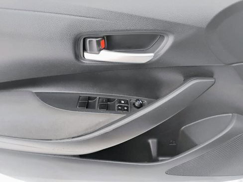 Used 2021 Toyota Corolla LE image 26