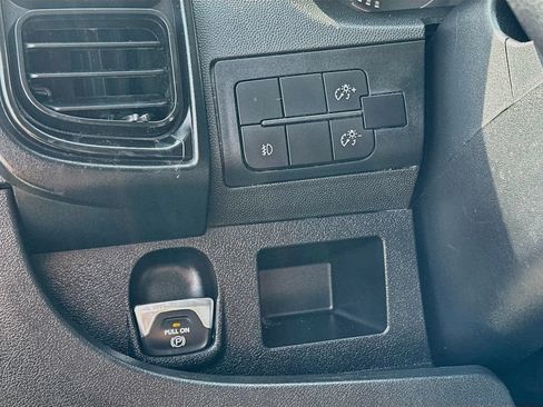 Used 2024 RAM ProMaster 2500 w/ Convenience Group FWD image 10