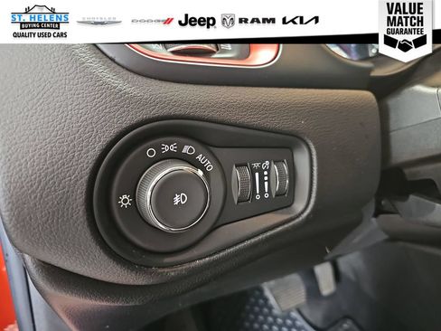 Used 2021 Jeep Renegade Trailhawk w/ Trailer Tow Group AWD/4WD image 17
