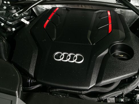 Used 2023 Audi SQ5 Prestige w/ Prestige Package image 19