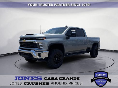 Used 2025 Chevrolet Silverado 2500 LT w/ Convenience Package AWD/4WD image 1