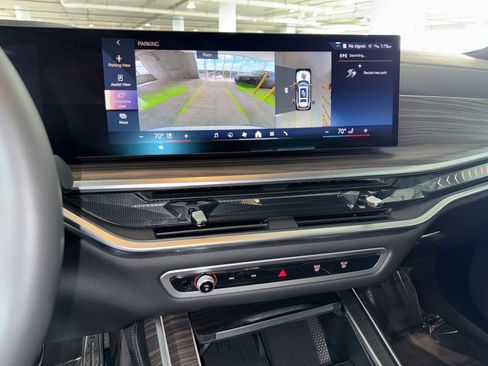 Certified 2025 BMW X7 xDrive40i w/ M Sport Package image 28