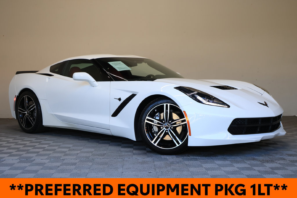 Used 2017 Chevrolet Corvette Stingray Coupe w/ Carbon Flash Badge Package RWD image 2