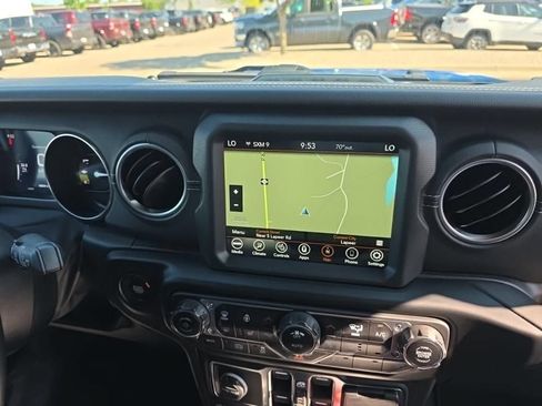 Used 2022 Jeep Wrangler Unlimited Sahara w/ Cold Weather Group AWD/4WD image 13