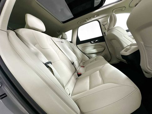 Used 2025 Volvo XC60 B5 Plus w/ Protection Package Premier image 24