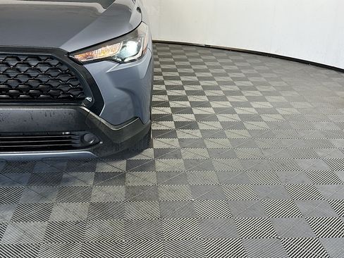 Used 2024 Toyota Corolla Cross LE FWD image 9