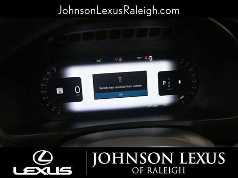 Used 2023 Volvo XC90 B5 Core w/ Protection Package Premier AWD/4WD image 14