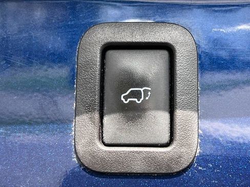 Used 2016 Toyota Highlander Limited Platinum AWD/4WD image 39
