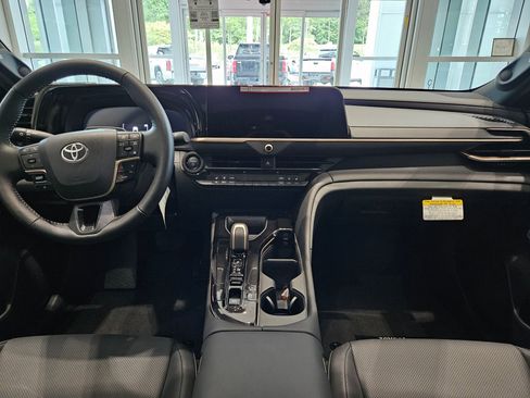 New 2026 Toyota Crown Signia AWD/4WD image 9