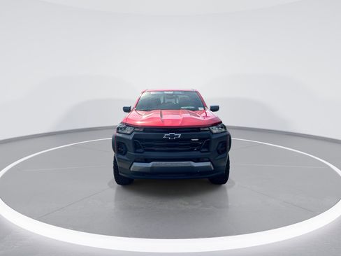 Certified 2025 Chevrolet Colorado Trail Boss AWD/4WD image 3