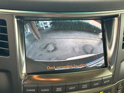 Used 2011 Lexus LX 570 4WD image 25